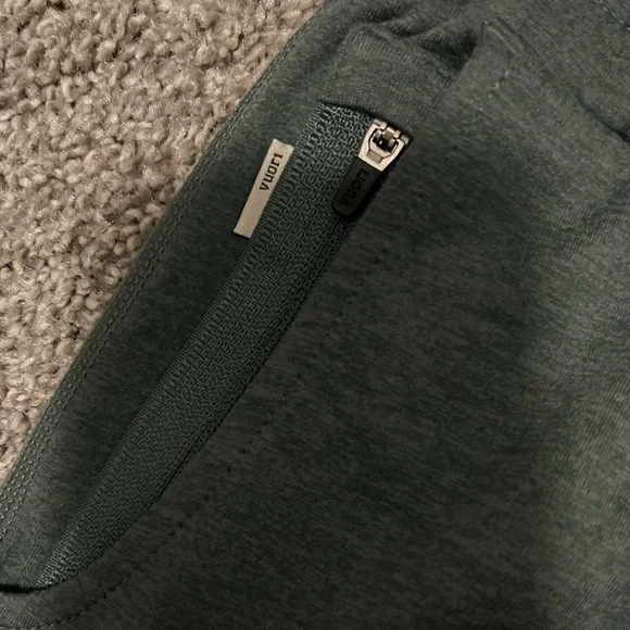 Vuori Women's Halo Shorts - Picture 3 of 6